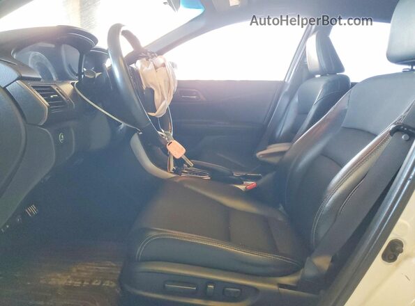 1HGCR2F54HA070285 2017 HONDA ACCORD White Вид салону спереду