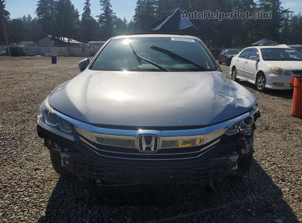 1HGCR2F73HA244638 2017 HONDA ACCORD Silver Widok z przodu