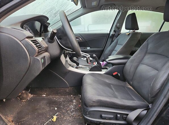 1HGCR2F7XHA159599 2017 HONDA ACCORD Черный Вид салона спереди