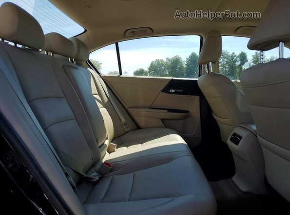 1HGCR2F83HA226441 2017 HONDA ACCORD Black Widok tylnych siedzeń