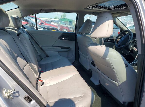 1HGCR2F84HA015037 2017 HONDA ACCORD Silver Widok tylnych siedzeń