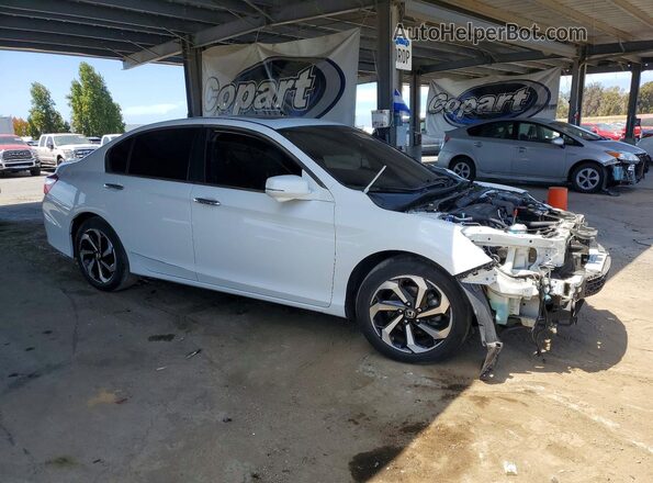 1HGCR2F88HA116145 2017 HONDA ACCORD White Delantero derecho