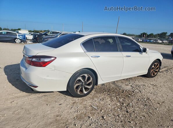 1HGCR2F9XHA006979 2017 HONDA ACCORD White Tył prawy