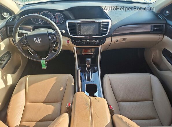1HGCR2F9XHA006979 2017 HONDA ACCORD White Widok deski rozdzielczej