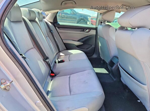 1HGCV1F12KA053835 2019 HONDA ACCORD Silver Vista de los asientos traseros