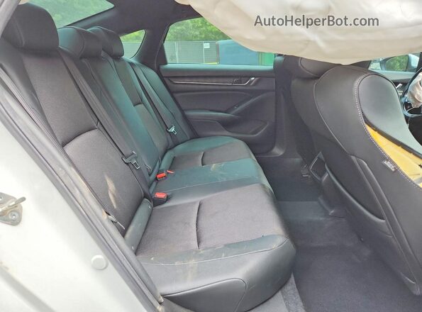 1HGCV1F37KA107552 2019 HONDA ACCORD White Widok tylnych siedzeń