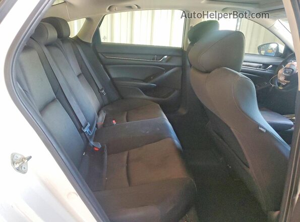 1HGCV1F42JA061877 2018 HONDA ACCORD White Հետևի նստատեղերի տեսք