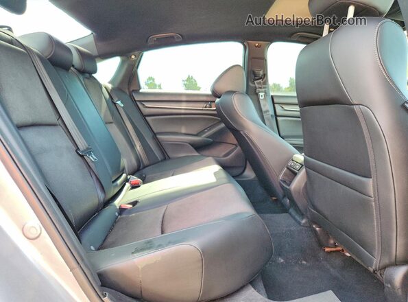 1HGCV1F43KA033846 2019 HONDA ACCORD Silver Vista de los asientos traseros