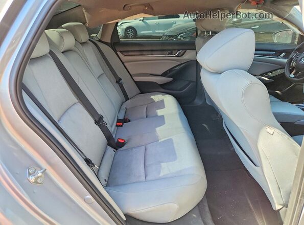 1HGCV1F48JA073936 2018 HONDA ACCORD Silver Vista de los asientos traseros