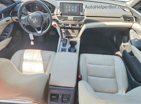 1HGCV1F53JA162791 2018 HONDA ACCORD White Widok deski rozdzielczej
