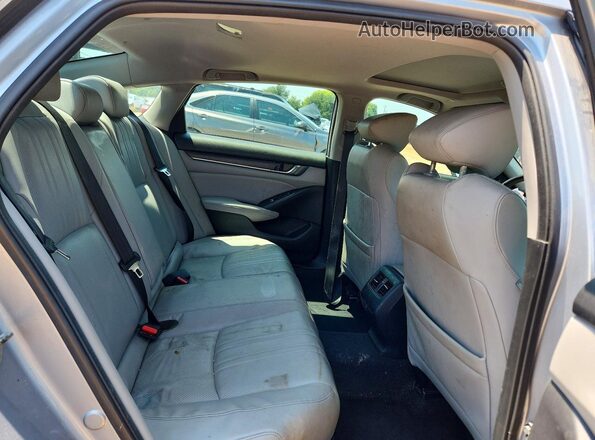 1HGCV1F99JA142368 2018 HONDA ACCORD Серебряный Вид задних сидений