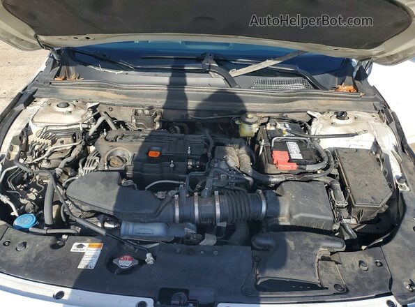 1HGCV2F34JA027694 2018 HONDA ACCORD White Widok wnętrza z tyłu