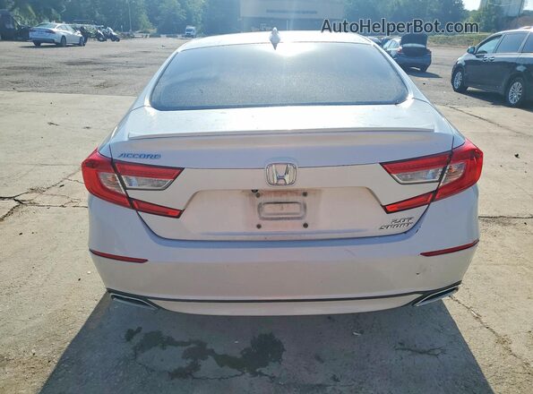 1HGCV2F34JA027694 2018 HONDA ACCORD White Widok z tyłu