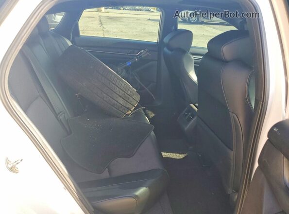 1HGCV2F34JA027694 2018 HONDA ACCORD White Widok tylnych siedzeń