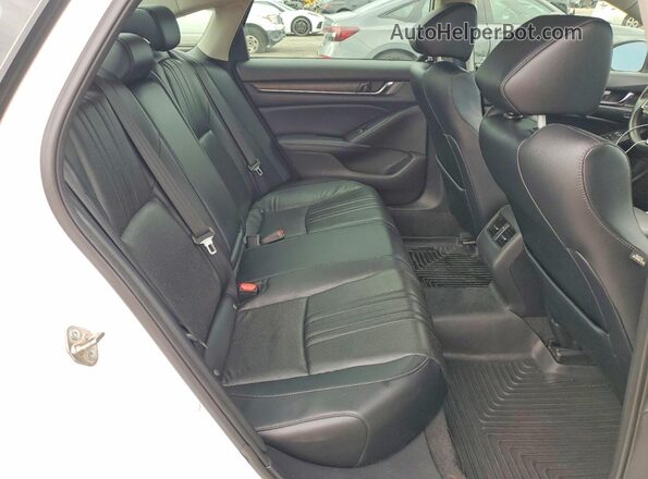 1HGCV2F53JA035061 2018 HONDA ACCORD White Widok tylnych siedzeń