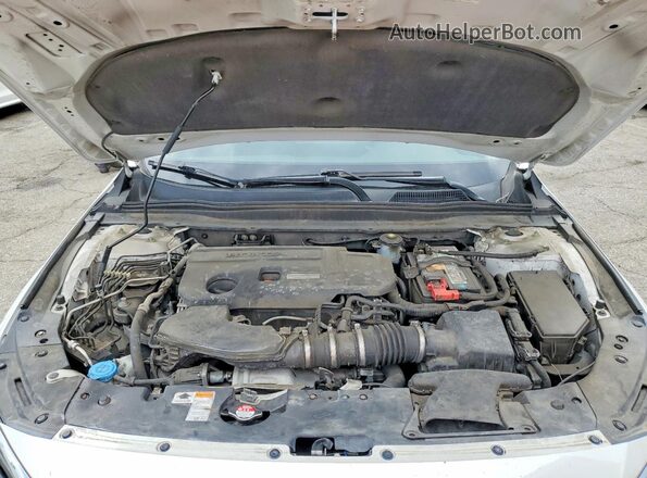 1HGCV2F53JA035061 2018 HONDA ACCORD White Widok wnętrza z tyłu