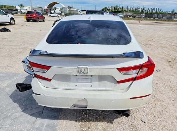 1HGCV2F90JA041046 2018 HONDA ACCORD White Rear view