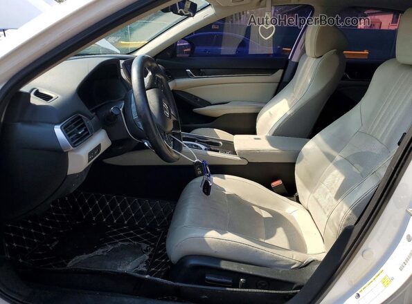 1HGCV2F92JA041890 2018 HONDA ACCORD White Front interior view
