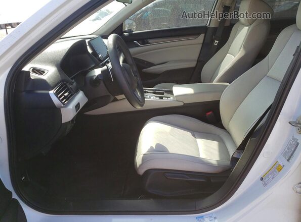 1HGCV3F16JA000338 2018 HONDA ACCORD Белый Вид салона спереди