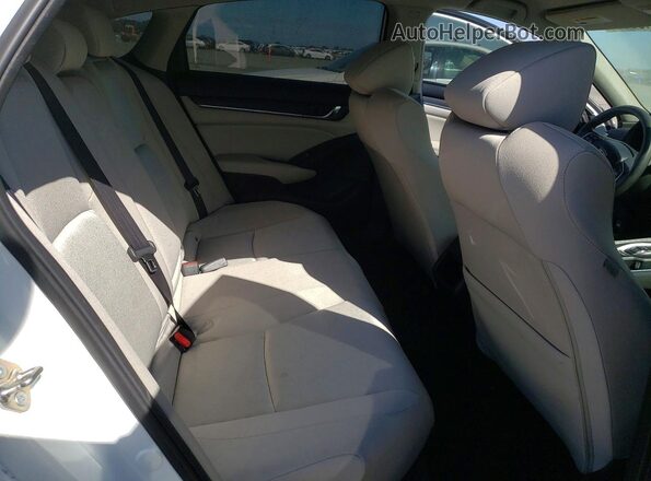 1HGCV3F16JA000338 2018 HONDA ACCORD Белый Вид задних сидений