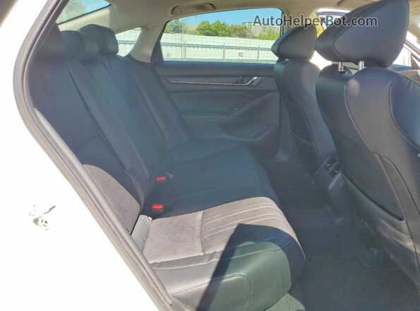 1HGCV3F96JA005481 2018 HONDA ACCORD White Vista de los asientos traseros
