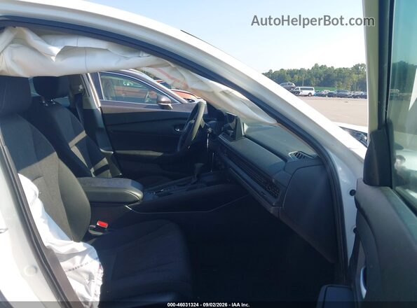 1HGCY1F21PA018193 2023 HONDA ACCORD White Front interior view