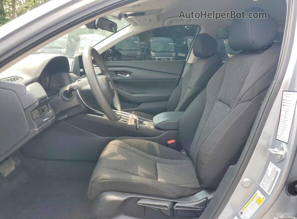 1HGCY1F22TA008010 2026 HONDA ACCORD Серебряный Вид салона спереди