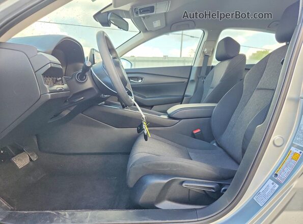 1HGCY1F23RA035273 2024 HONDA ACCORD Серебряный Вид салона спереди