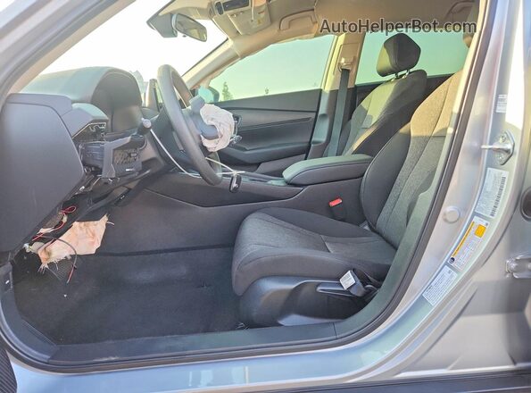 1HGCY1F23SA016440 2025 HONDA ACCORD Silver Front interior view