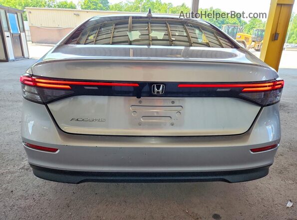 1HGCY1F29RA033222 2024 HONDA ACCORD Silver Вид ззаду