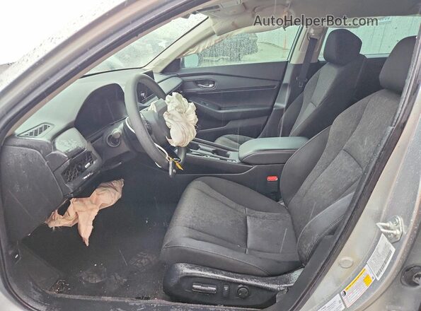 1HGCY1F34RA008821 2024 HONDA ACCORD Silver Widok wnętrza z przodu