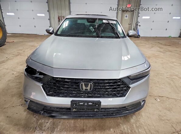 1HGCY1F37RA074070 2024 HONDA ACCORD Silver Widok z przodu