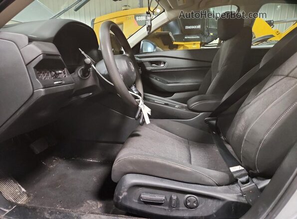 1HGCY1F37RA074070 2024 HONDA ACCORD Silver Widok wnętrza z przodu
