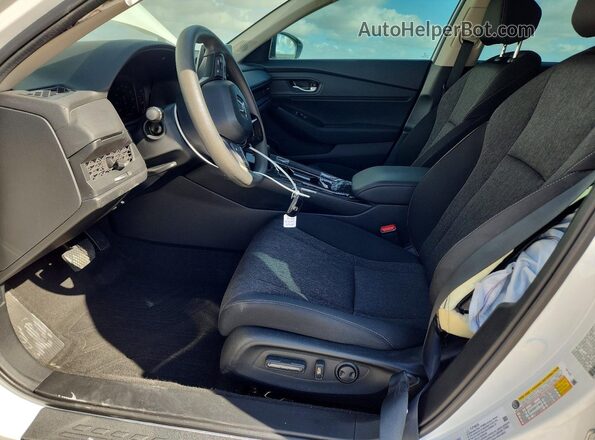 1HGCY1F4XSA050036 2025 HONDA ACCORD White Widok wnętrza z przodu