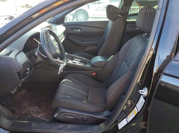 1HGCY2F59PA048915 2023 HONDA ACCORD Черный Вид салона спереди