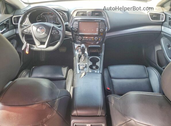 1N4AA6AP8JC374488 2018 NISSAN MAXIMA Черный Вид панели приборов