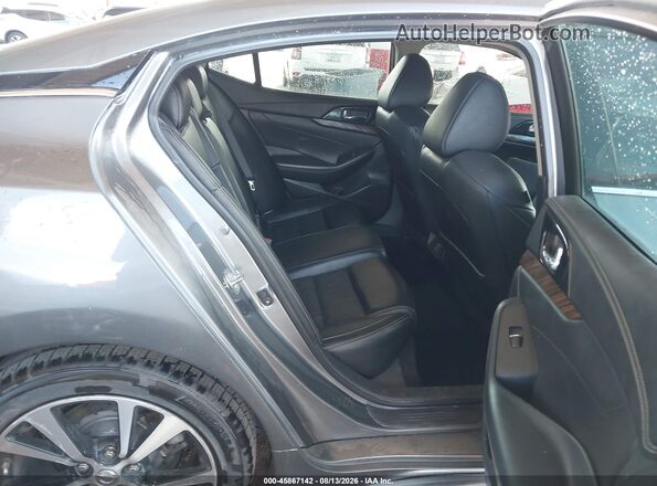 1N4AA6APXJC393205 2018 NISSAN MAXIMA Gray VIN კოდის სტიკერის ხედი