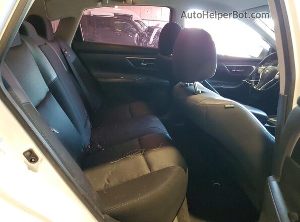 1N4AL3AP0GC269607 2021 NISSAN ALTIMA White Vista de los asientos traseros