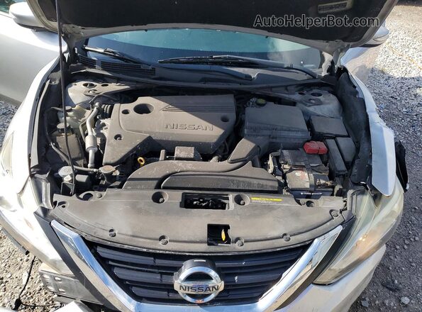 1N4AL3AP2JC176465 2018 NISSAN ALTIMA Silver Widok komory silnika