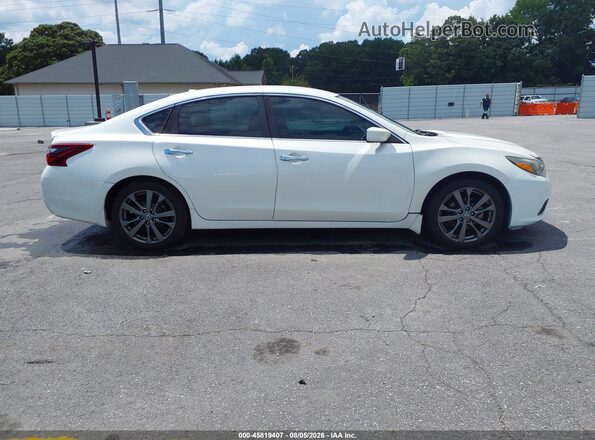 1N4AL3AP3JC134807 2018 NISSAN ALTIMA White Widok wnętrza z tyłu