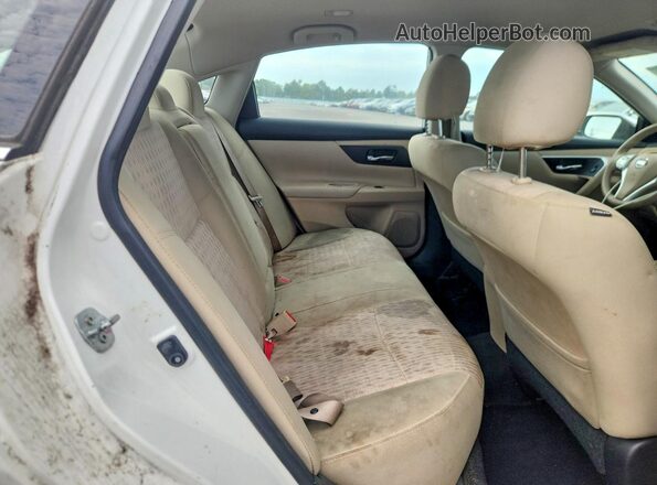 1N4AL3AP4GC159207 2016 NISSAN ALTIMA White Widok wnętrza z tyłu