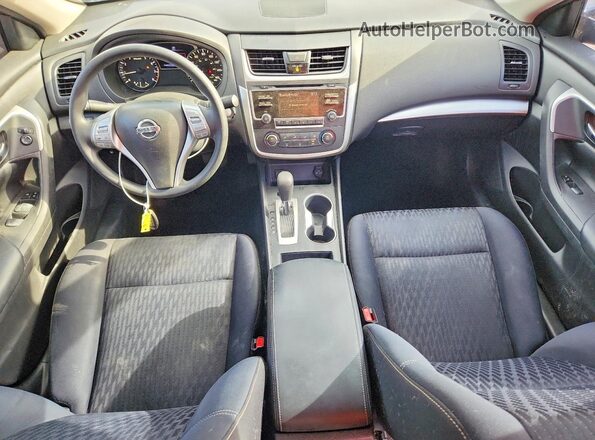 1N4AL3AP4HC298027 2017 NISSAN ALTIMA Красный Вид панели приборов