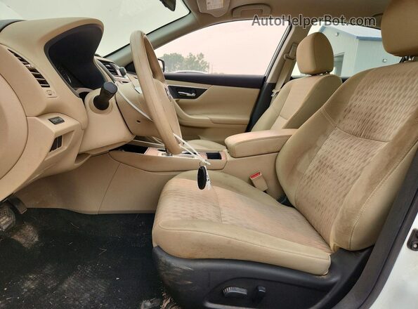1N4AL3AP5GC162746 2016 NISSAN ALTIMA White Widok wnętrza z przodu