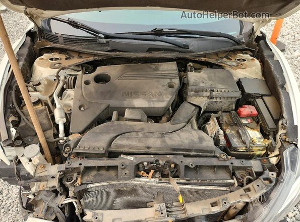 1N4AL3AP5GC162746 2016 NISSAN ALTIMA White Widok wnętrza z tyłu