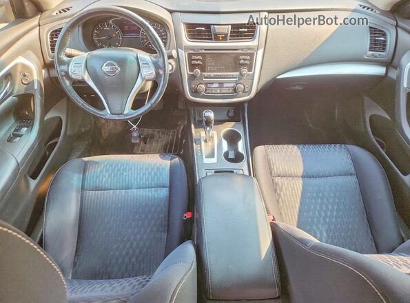 1N4AL3AP5HN356635 2017 NISSAN ALTIMA Red Vista del salpicadero