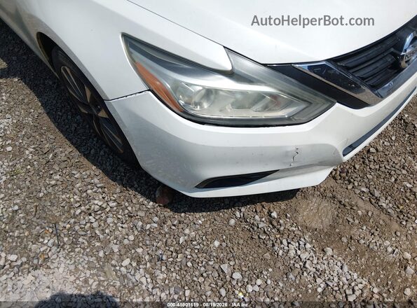 1N4AL3AP7HC473094 2017 NISSAN ALTIMA White Widok z przodu