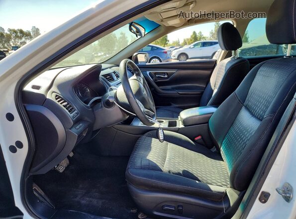 1N4AL3AP7HN305315 2017 NISSAN ALTIMA Белый Вид салона спереди