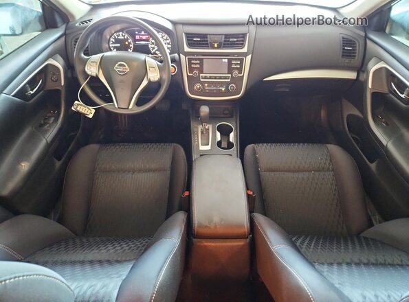 1N4AL3AP8HN345659 2017 NISSAN ALTIMA Серебряный Вид панели приборов