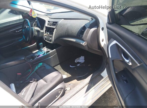 1N4AL3APXGN323984 2016 NISSAN ALTIMA Cream Вид салону спереду