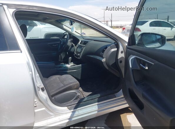 1N4AL3APXJC190047 2018 NISSAN ALTIMA Silver Widok wnętrza z przodu